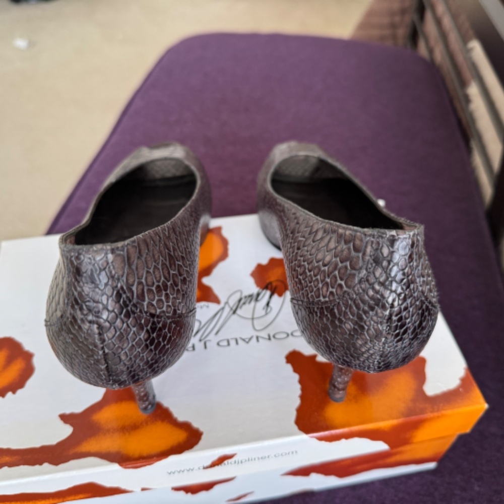 Heels - Picture 4 of 4